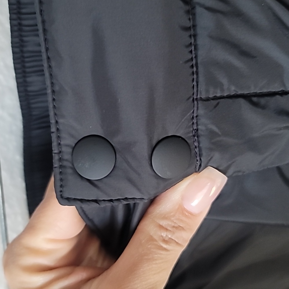 NWT Aerie Chillside Water Resistant Snow Puffer Pants, Size Medium, Color Black - Picture 6 of 12